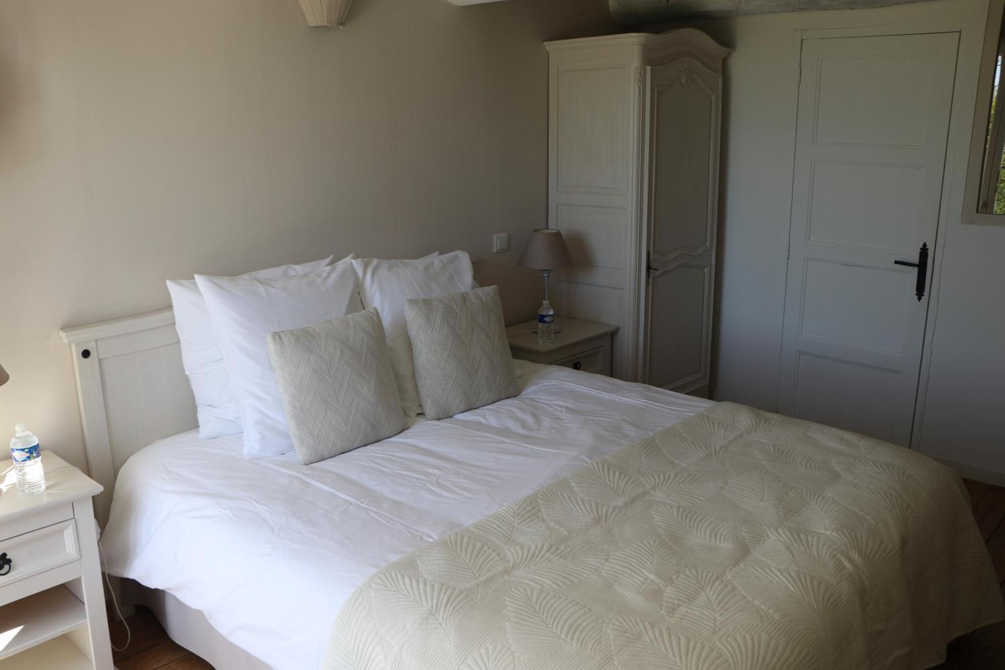 Bed and Breakfast Mas des Cerisiers Aviñón Habitación foto