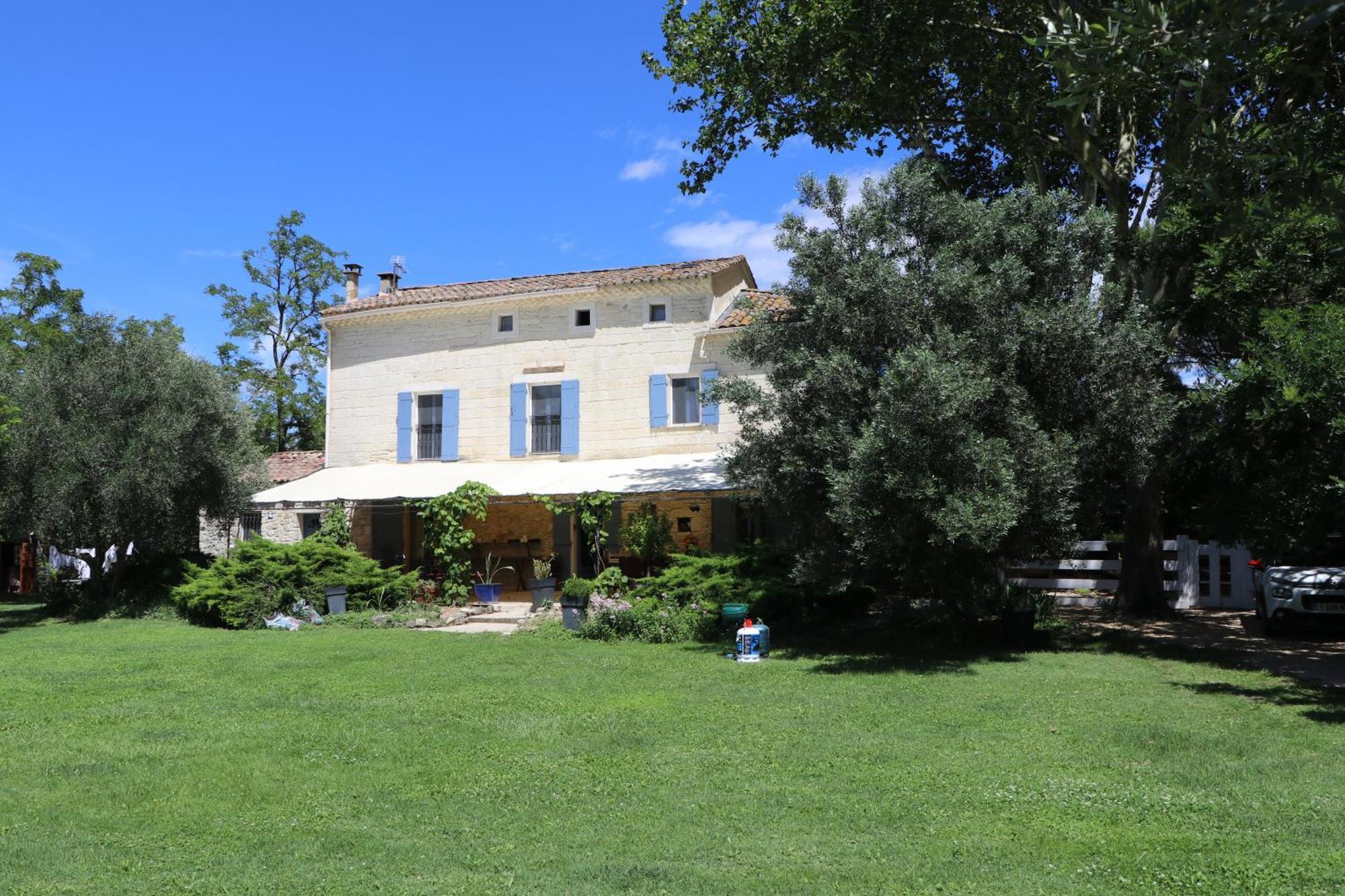 Bed and Breakfast Mas des Cerisiers Aviñón Exterior foto